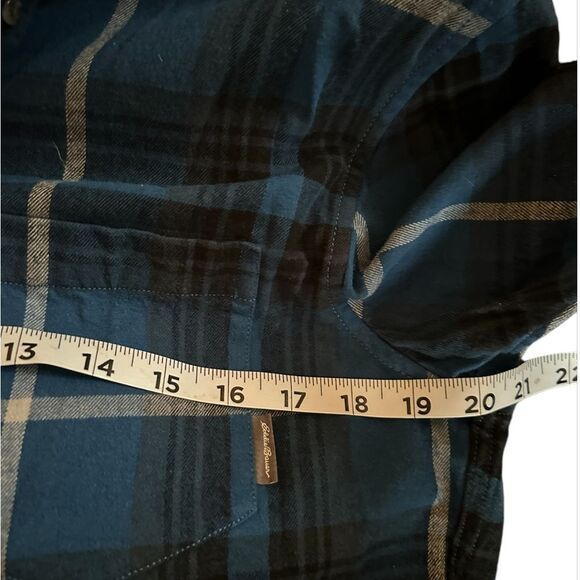 Eddie Bauer Men's Classic Fit Long Sleeve Blue Plaid Flannel Shirt. Size M - Picture 3 of 6